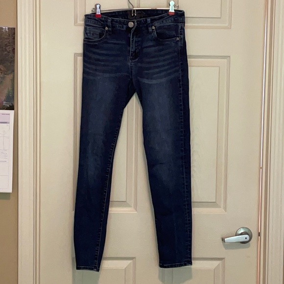Jeans - Picture 1 of 3